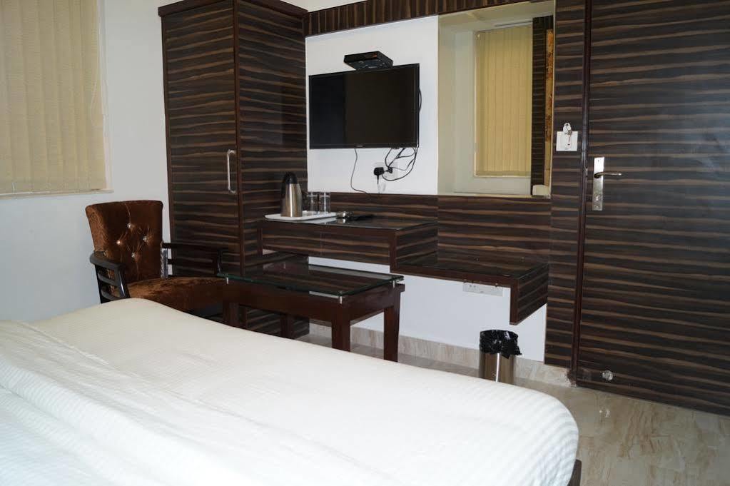 Omega Residency 호텔 뉴델리 외부 사진